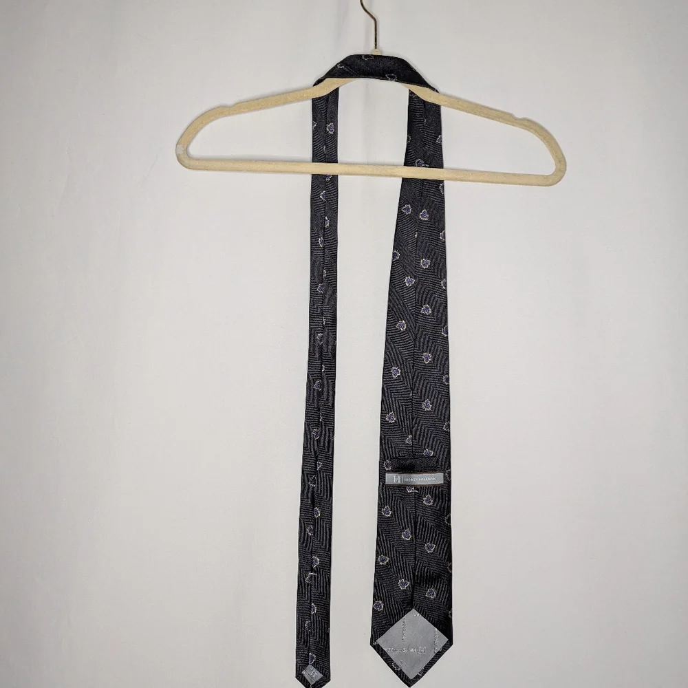 Hickey Freeman Men's Black Purple Leaf Pattern Silk Necktie